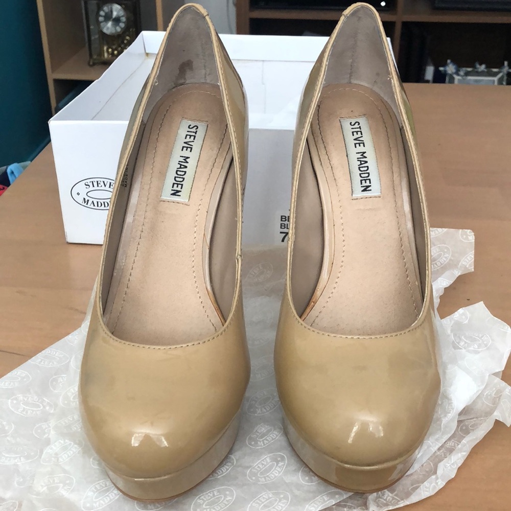 Steve Madden tan heels